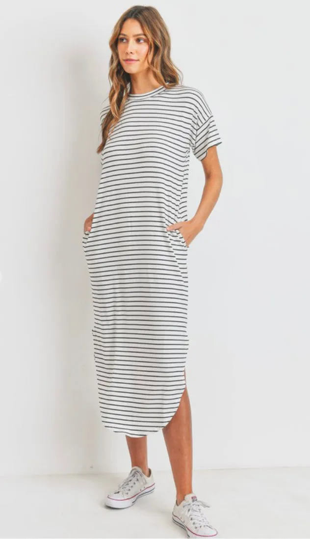 Mica Midi T Shirt Dress- White/Black