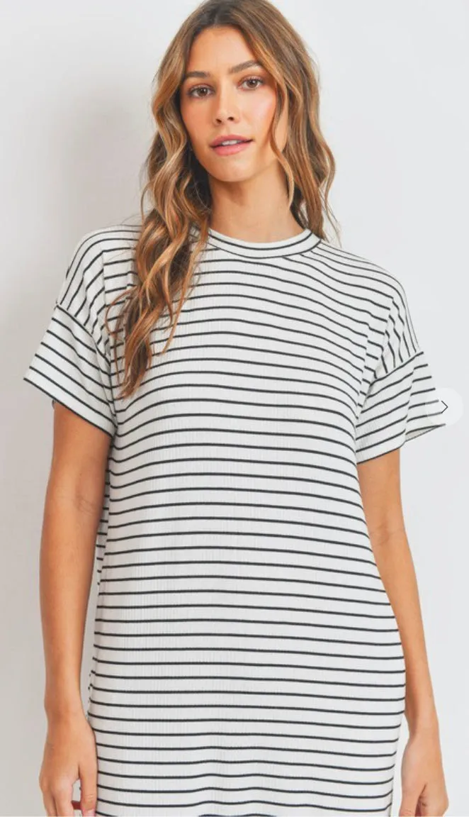 Mica Midi T Shirt Dress- White/Black