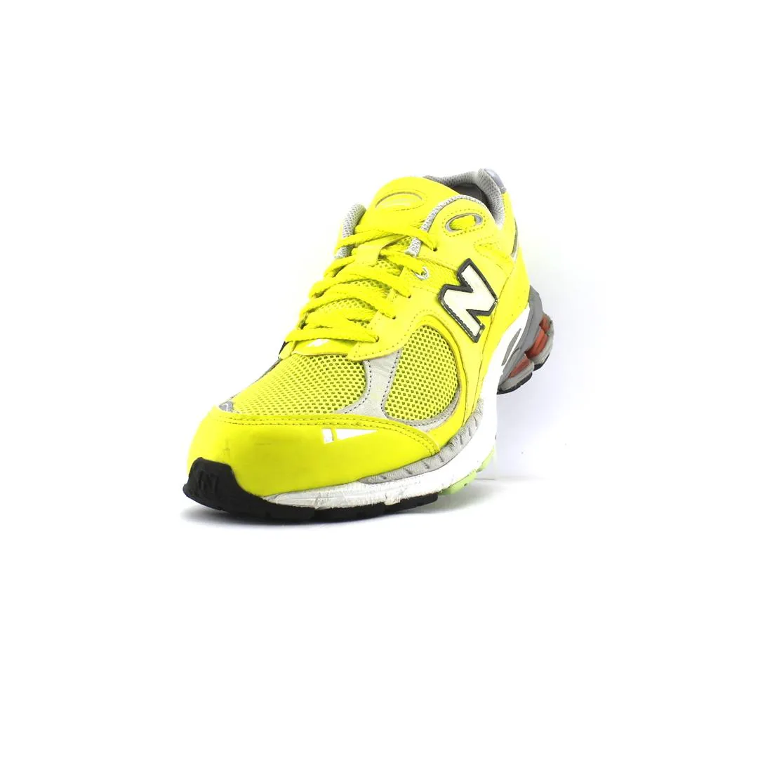 NEW BALANCE 2002 R