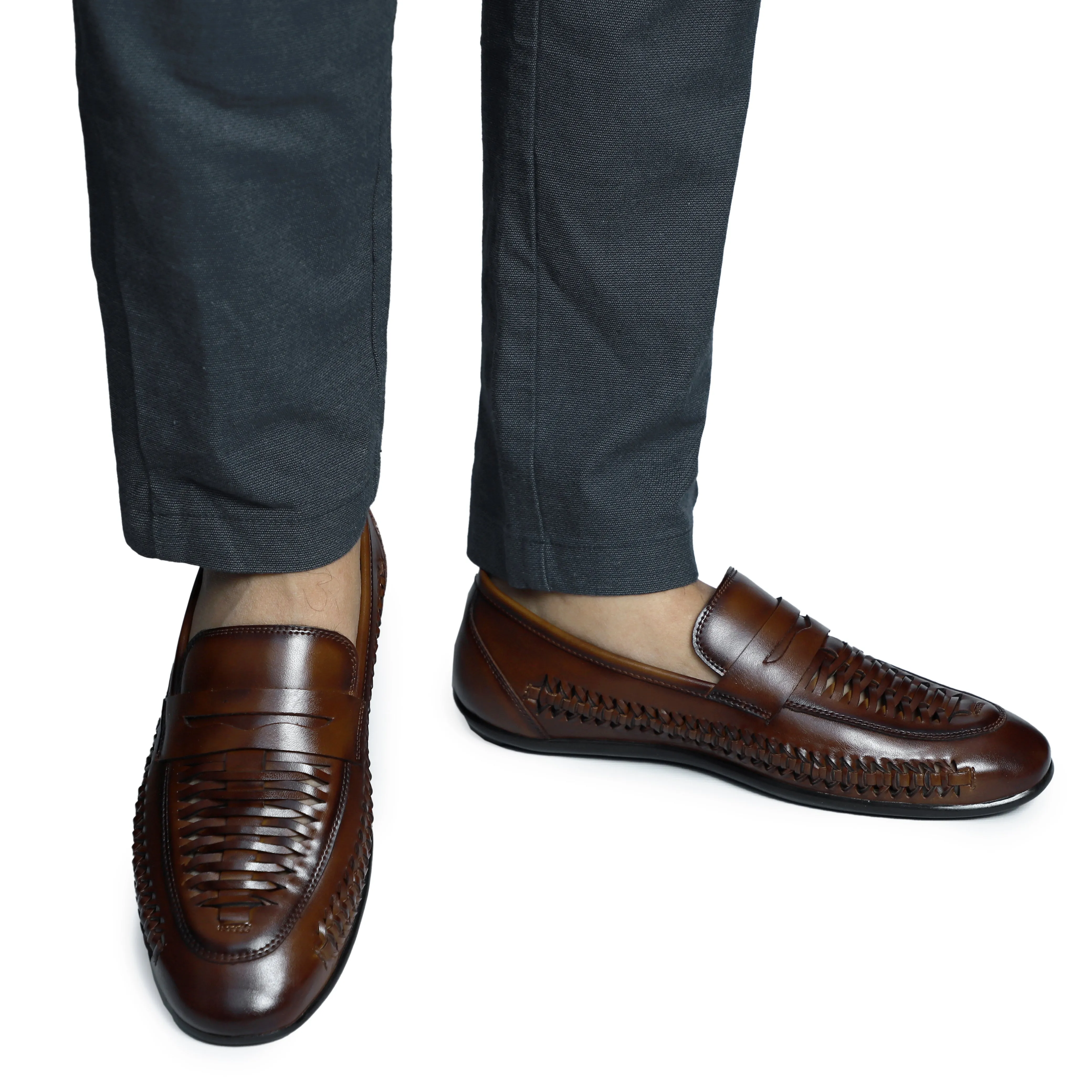 NICHE Mosa Hand Weaved Kolhapuri Loafer (Extra Comfortable)